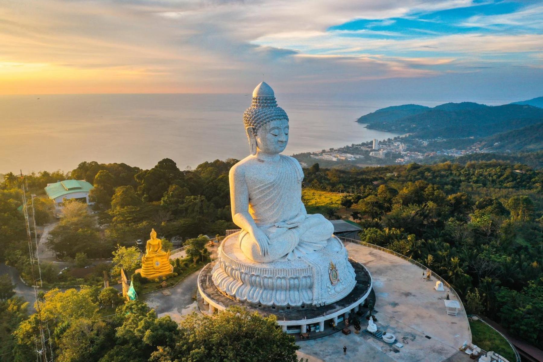 Patong Heaven Hotel Екстериор снимка